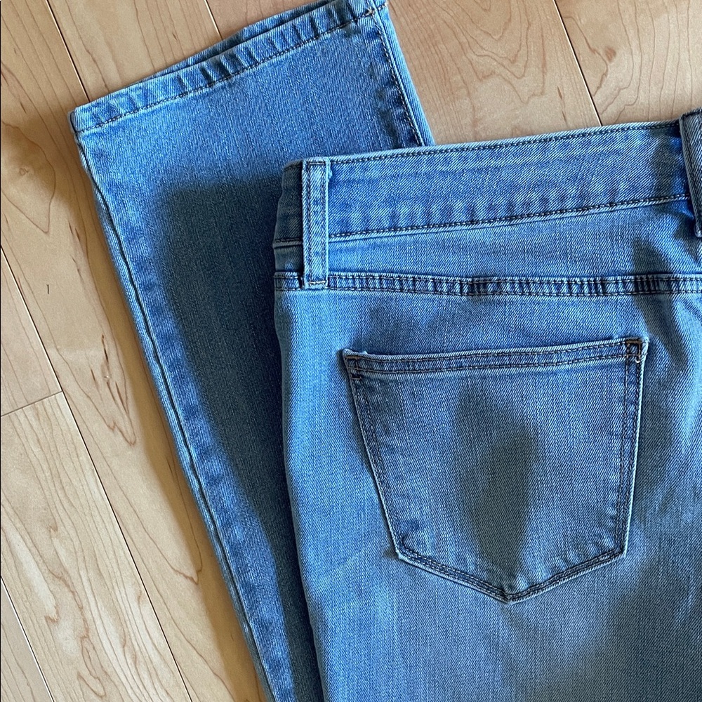 St. John's Bay 10 Straight Lighter Wash Straight Jeans - Picture 4 of 4